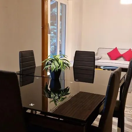 Hébergement de vacances Maison Familiale 7 Chambres, 3 Salles De Bain *